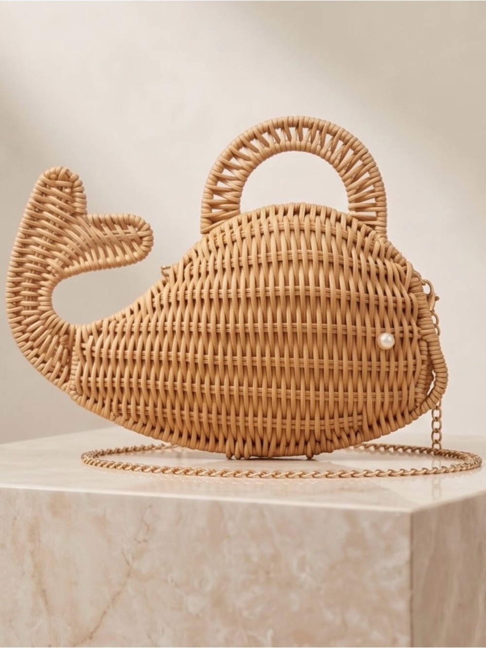 New Tommy Bahama Woven Rattan fish   Bag in Natural Tan